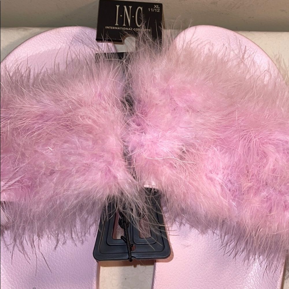 NWI INC open toe pink slippers US11/12